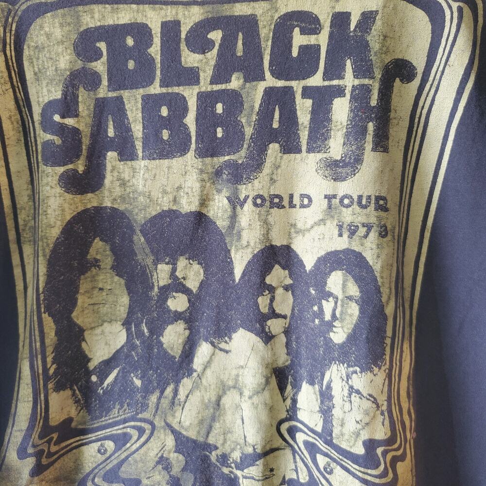 Black Sabbath 2017 World Tour 1978 Graphic Shirt Short Sleeve Black Distressed - Picture 2 of 9
